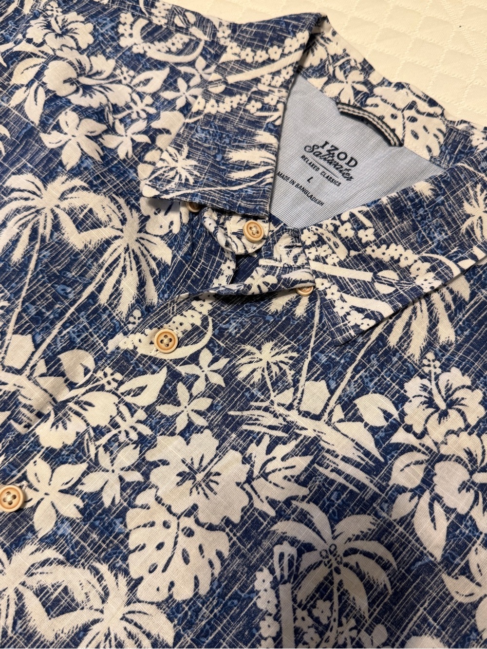 Izod Blue and White Tropical Floral Button-Down Short Sleeve Shirt